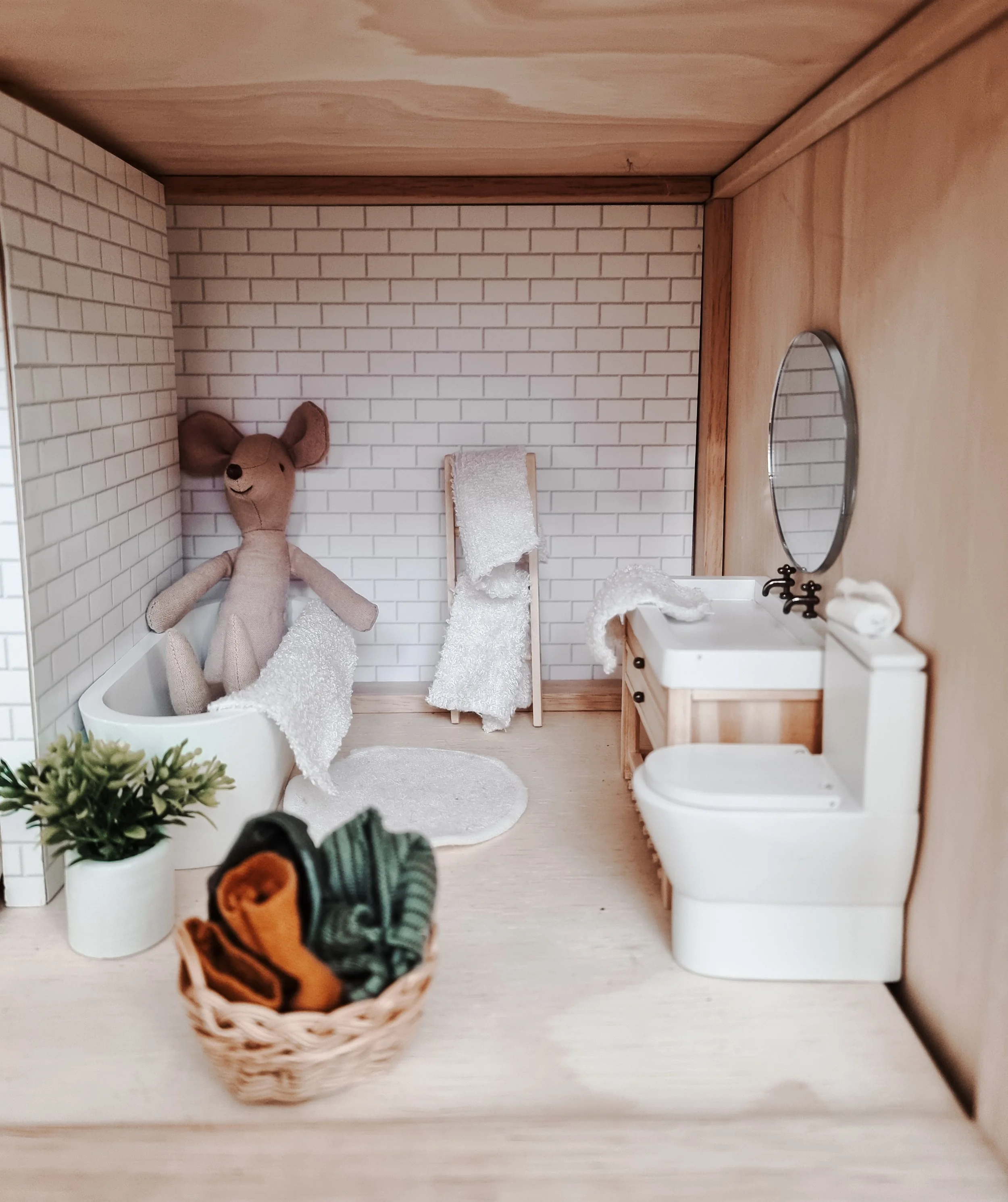 dollhouse diy bathroom makeover Pocketful of Peonies
